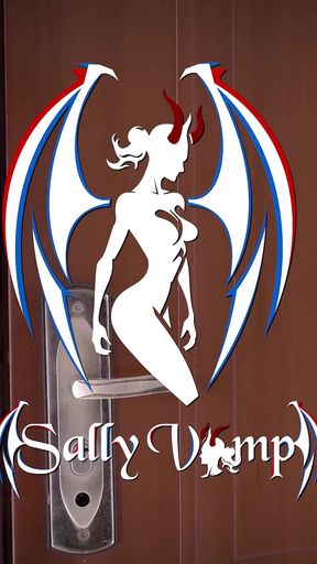 Thief Breaks in &amp; Gets Caught Humping Latina's Thick Ass - Power Flip Tribbing Orgasms!