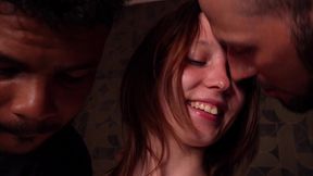 garota russa traindo seu marido corno com 2 brasileiros bem dotados sem camisinha