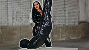 Face Sitting and Smother Fear: Matriarch Ezada Sinn milks mummified chattel