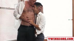 Using His Sensitive Lips, Tongue And Dick, A Latin Twink Thoroughly Explores An Asshole From Its Inside As Well At Its Nearest Surroundings! 8 Min With Milo Miles And Gay Porn