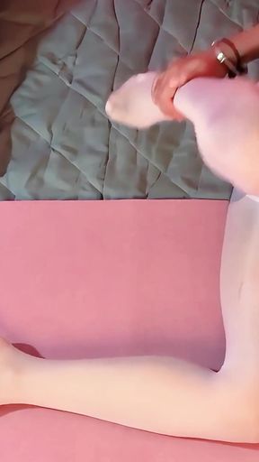 Asmr Seamless Shiny White Silk Black Ding Wearing Stockings, I Close My Eyes and Make You Feel Comfortable