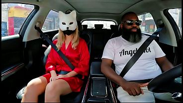 Casada rabuda na carona mais famosa do brasil s&oacute_ quer dar o cuzinho no carro