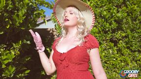 GROOBYGIRLS - Planting Seeds Turns Into Heat Chemistry