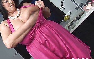 Carol brown melons play & dildo fuck