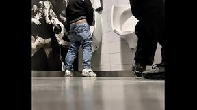 A day at the shopping center'_s public toilets