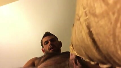 Str8 muscle with big blue eyes fuck pillow