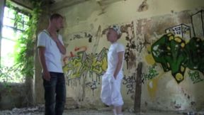 Youn blond twink fuckign oudoor