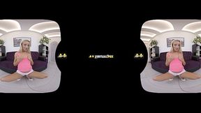 Wetting Her Hotpants In VR