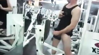 Watch this amateur stud give a hot cumshot while he jerks off in the gym