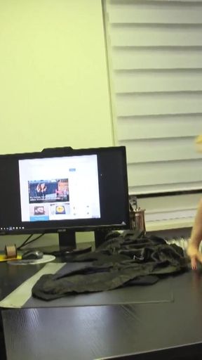 Anya Akulova does anal fuck and sucking with the boss