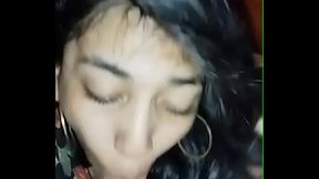 Desesperada por comerme el pene