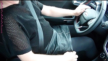 Sexy Frivol im Auto ** Crossdresser **