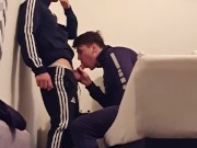 Zwei geile Gay Boys wollen Outdoor ficken