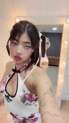 beatiful girl latin