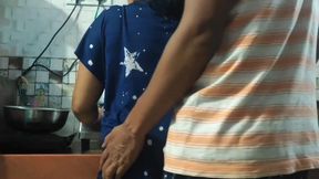 Malik gave the maid the pleasure of fucking in the kitchen.