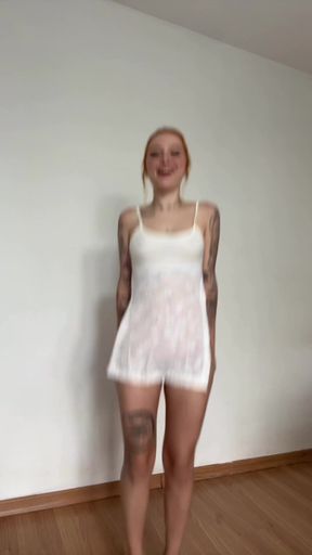 Amateur teen shows off her ass and tits