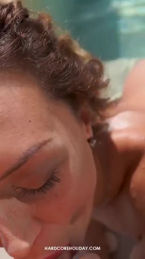 Pool fucking with Isabella De Laa and Jason Love