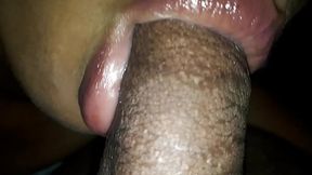 Mamando verga y me corro en su boca y se traga el semen