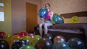 Cassie fingers and heels popping