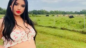 BBW STUFFS HERSELF IN PUBLIC WITH FAST FOOD