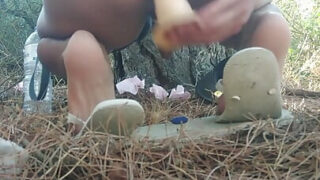 Amateur homoseksuele slavenhoeren aanbidden voeten en ondergaan ruwe anale penetratie.