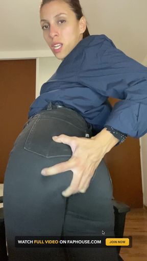 The Slutty Secretary Infallibly Relieves Her Boss's Stress