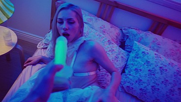 The photographer could not resist and fucked Carolina Sun with a dildo