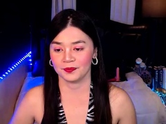 Hot brunette from squirt masturbating on webcam