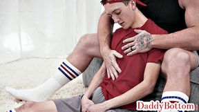 Muscled DILF drilled by skinny twink