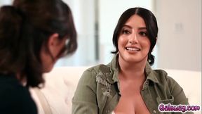 Sarah Arabic decides to pay her old commanding officer Casey Calvert and admits to her that she is attracted to her