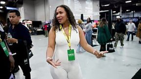 Latina slut gets her large booty fucked in public parking lot at Exxxotica NJ 2024