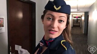 Seks anal hardcore untuk wanita Amerika dewasa berbokong besar, Dani Daniels, yang diakhiri dengan ejakulasi di dalam bokong.