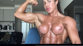 OILED BODYBUILDER BIG CLIT SQUIRT