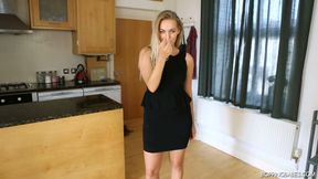 Hayley Marie Coppin - Shakin My Boobs
