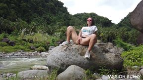 Hot Outdoor Masturbation in Beauty Place
