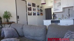 Lucky guy shares his hard cock with Haven and Sydney