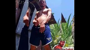 LLUVIA DORADA EN EL RANCHO CON MIS COMPAS ME VOY A MIAR AL CAMPO Y APROVECHO PARA MASTURBARME LA VERGA AL AIRE LIBRE HASTA TIRAR TODA LA LECHE