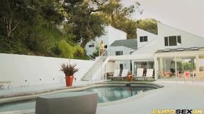 Blonde Riley Evans Sinks Her Teeth Into Poolside Pleasure