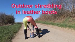 Outdoor crushing in lether boots