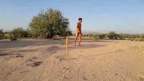 linda sexytrans caliente desnuda tiene muchas ganas de masturbarse en publico y lo disfruta