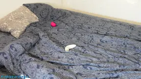 Hot MILF gets off with two different Satisfyer toys