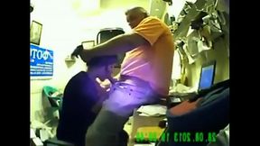 Je suce un vicelard qui me sperme dans la bouche trouv&eacute_ sur snap