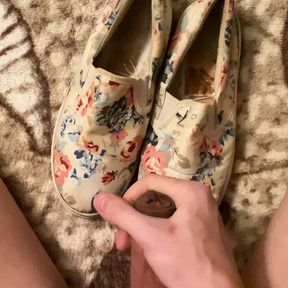 Cum on floral slip-ons shoes