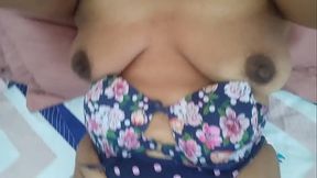 ARRECHA STEPMOTH IS A TREMENDOUS WHORE SQUIRTING WITH THE HELP OF HER VIBRATOR