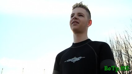 Twinks fuck like crazy in a car