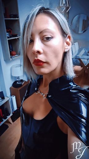 Backstage Outfit: Full Latex - Maitresse Julia