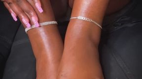 Goddess Leah’s pretty pink pedicure