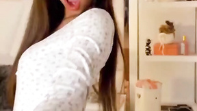 brunette / whitepijamas / twerking