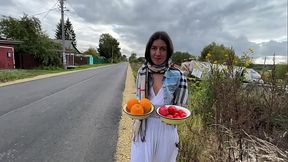 Fucked a village girl in the garden while her husband was not at home