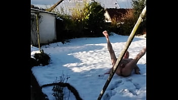 B&acirc_tard dans la neige 2.